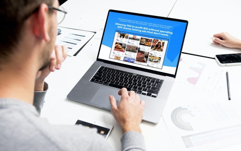 AdvertSuite : le logiciel ultime pour espionner les pubs Facebook